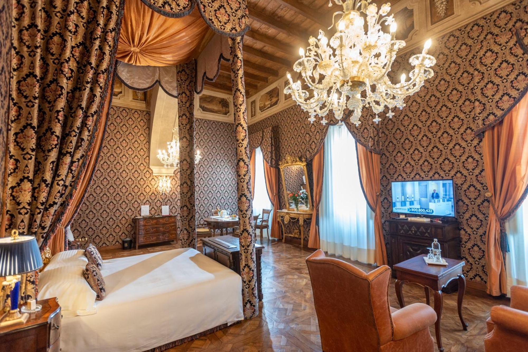 Hotel Castello Di Guarene Exterior foto