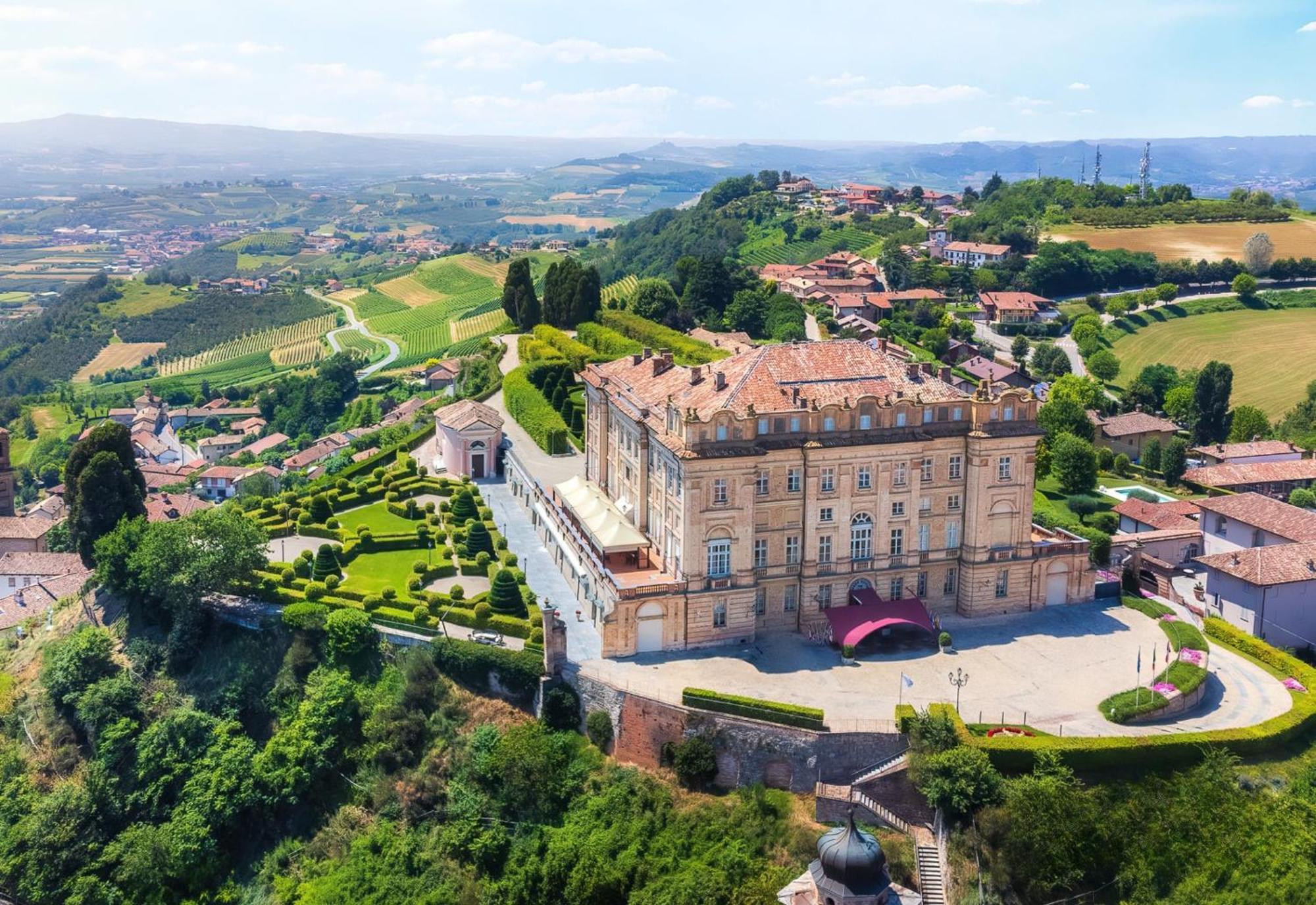 Hotel Castello Di Guarene Exterior foto